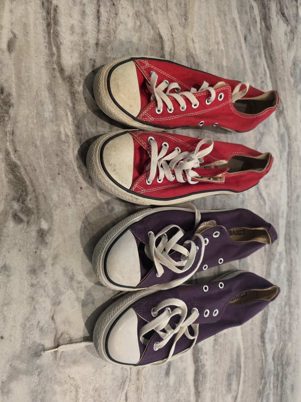 Pair OfConverse Chuck Taylor All Star Size 8 Red And Purple Sets
